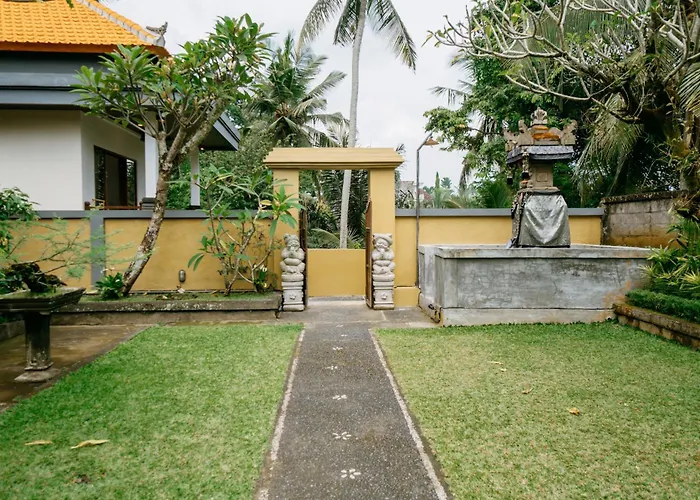 Villa Bram House By The Travel Bali *